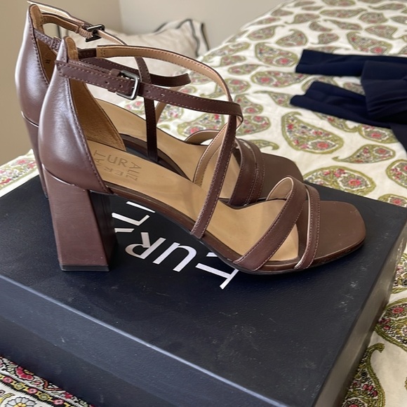 Naturalizer Tiff Mocha Sandal - 7M - Picture 11 of 14